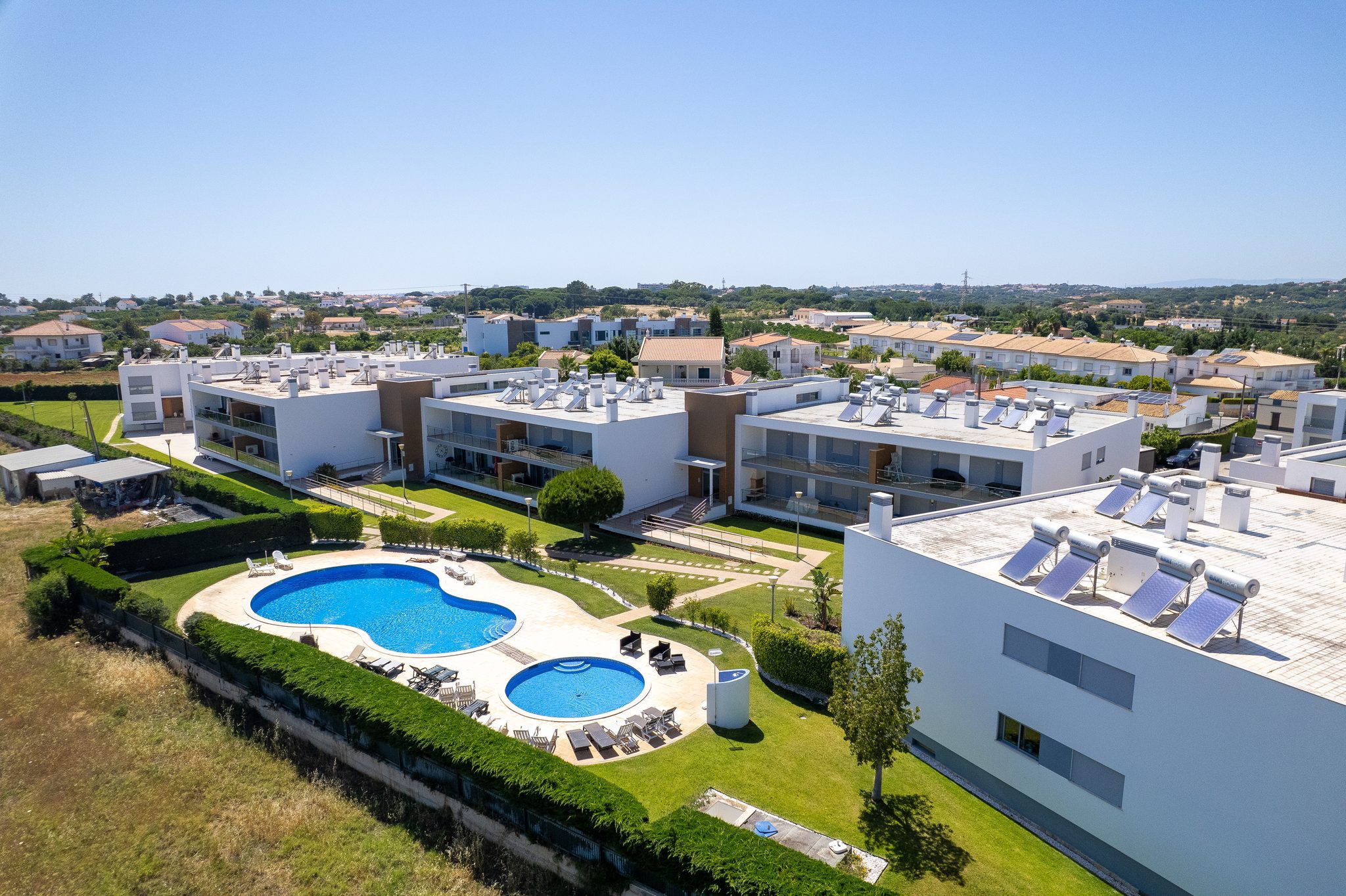 Condomínio e piscinas comuns
