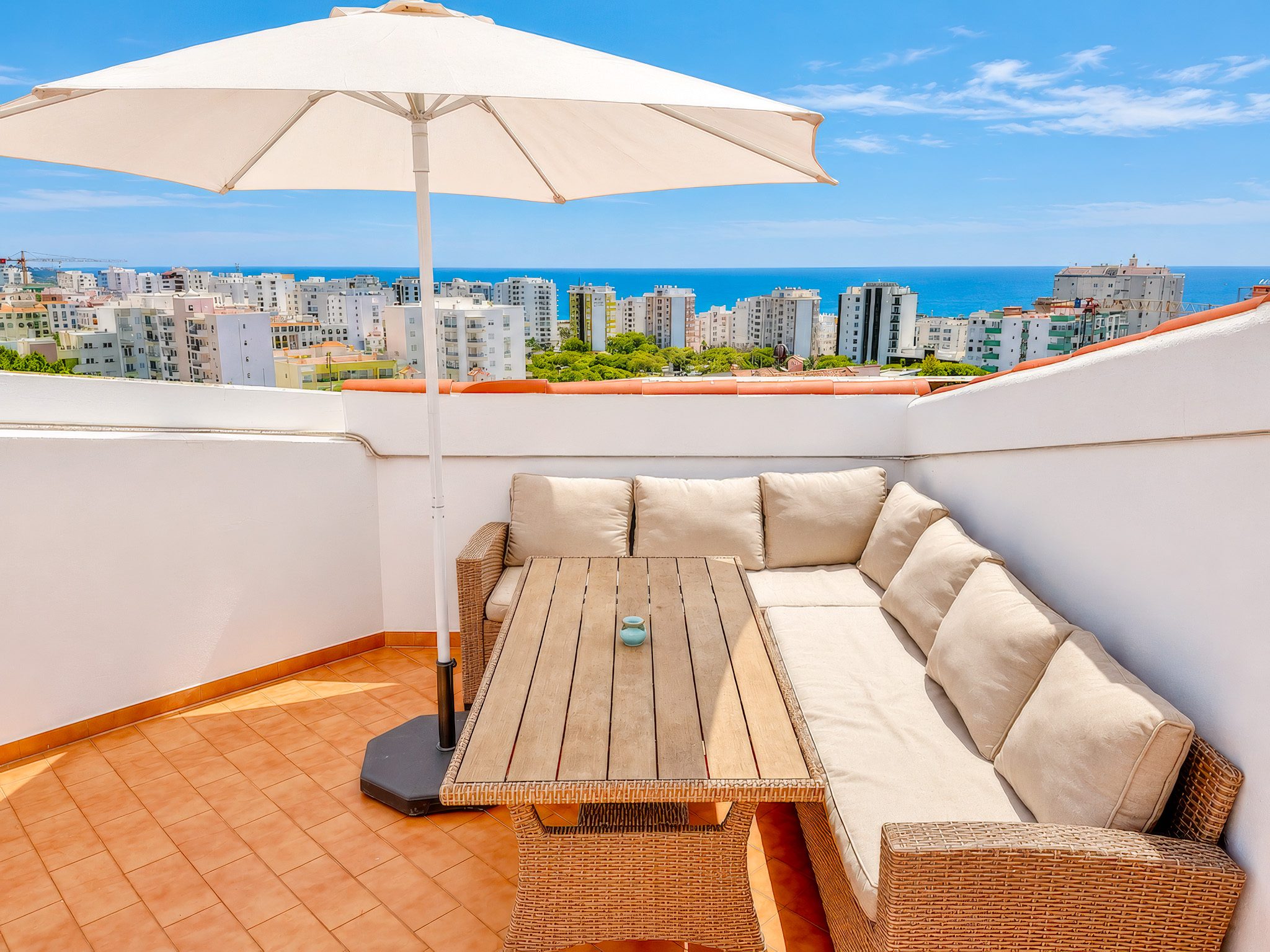 Terraço com zona de refeições